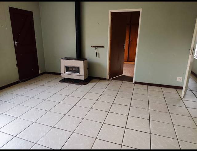 5 BEDROOM HOUSE FOR SALE IN WILGEHOF
